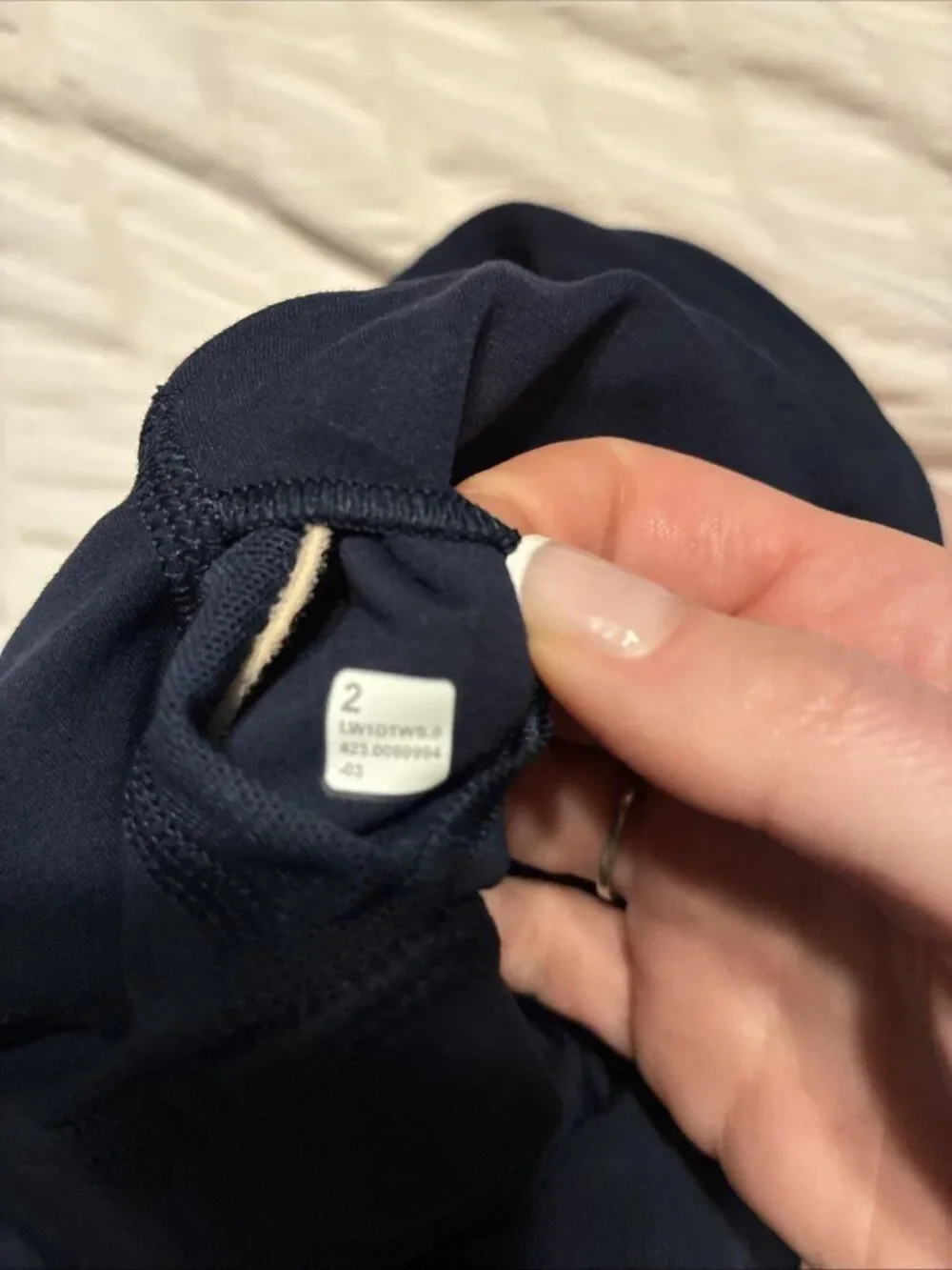 Lululemon Align Women’s Solid Dark Navy Blue V Neck Crop Tank Top Built In Bra 2